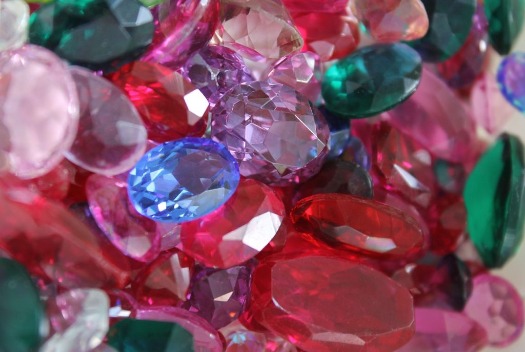 gems, jewelry, rubies-3418293.jpg